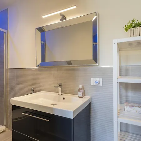 Casa Sonia Centralissimo/ 2 Bagni + Parking Діано-Марина
